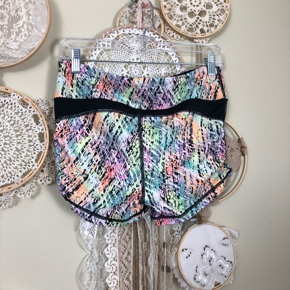 Victoria’s Secret Sport Spandex Rainbow Shorts M - Picture 2 of 5